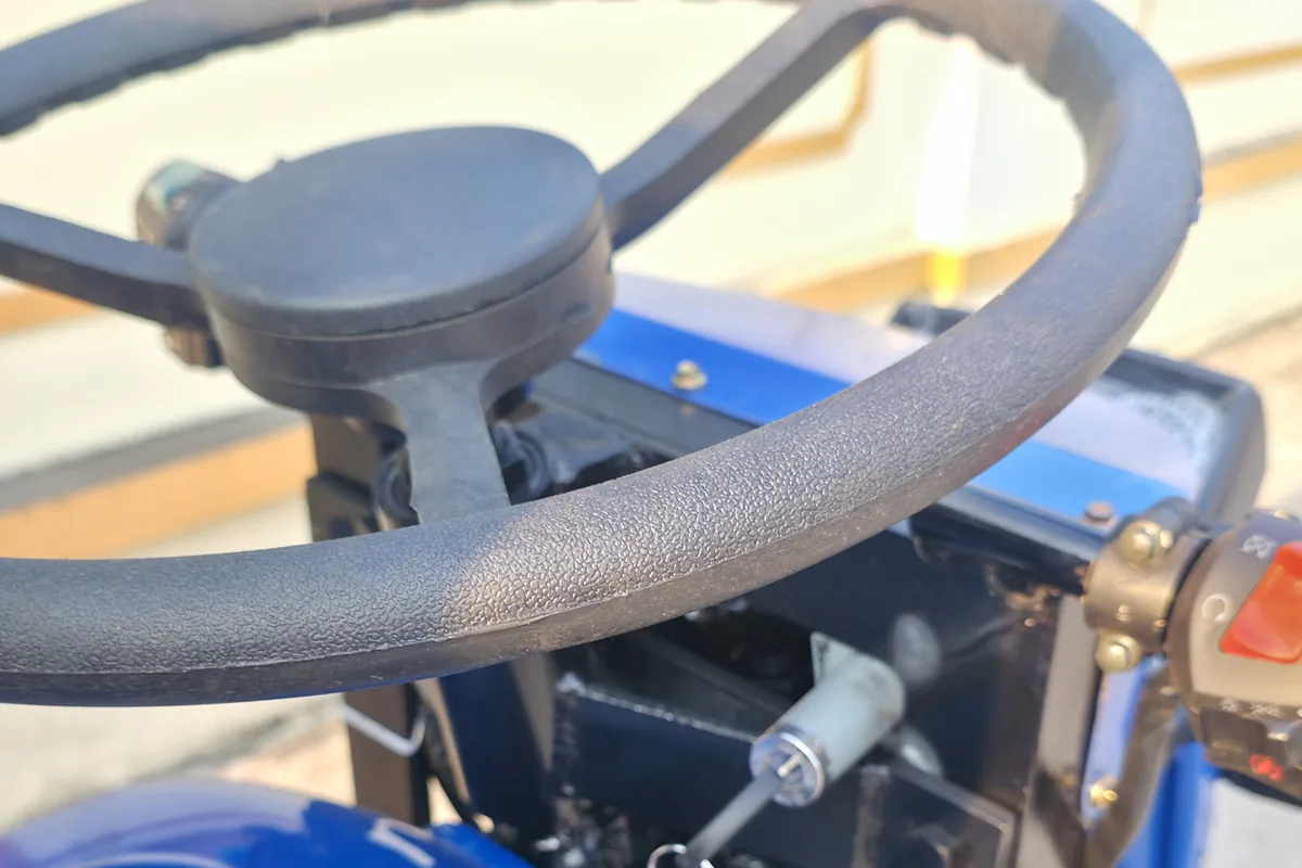 Xe 5 bánh Vĩ Tuyến 250cc lái vô lăng – ảnh 2