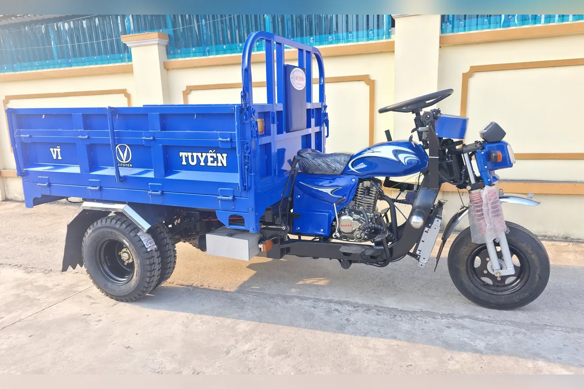 Xe 5 bánh Vĩ Tuyến 250cc lái vô lăng